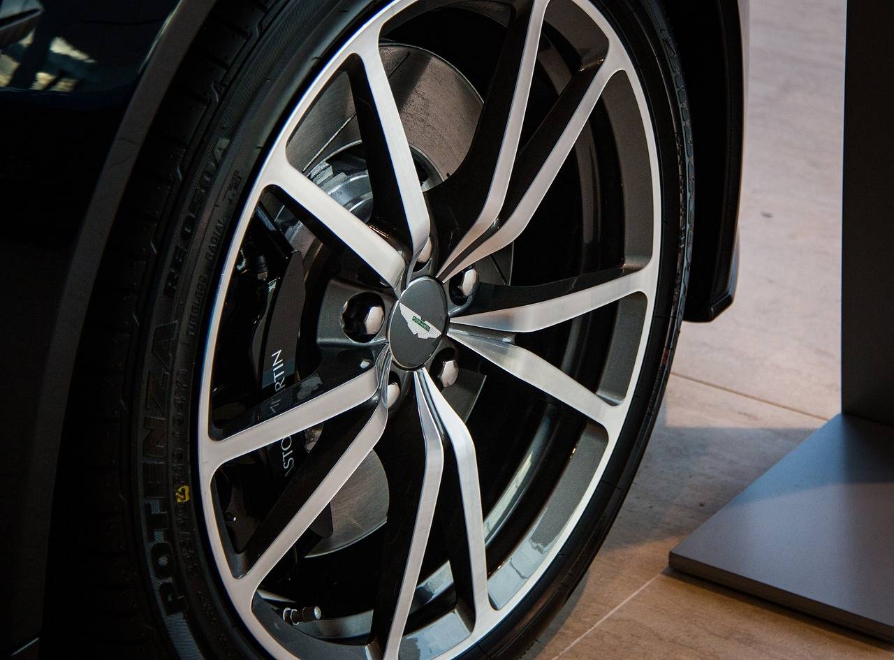 Assurance Aston Martin DB11